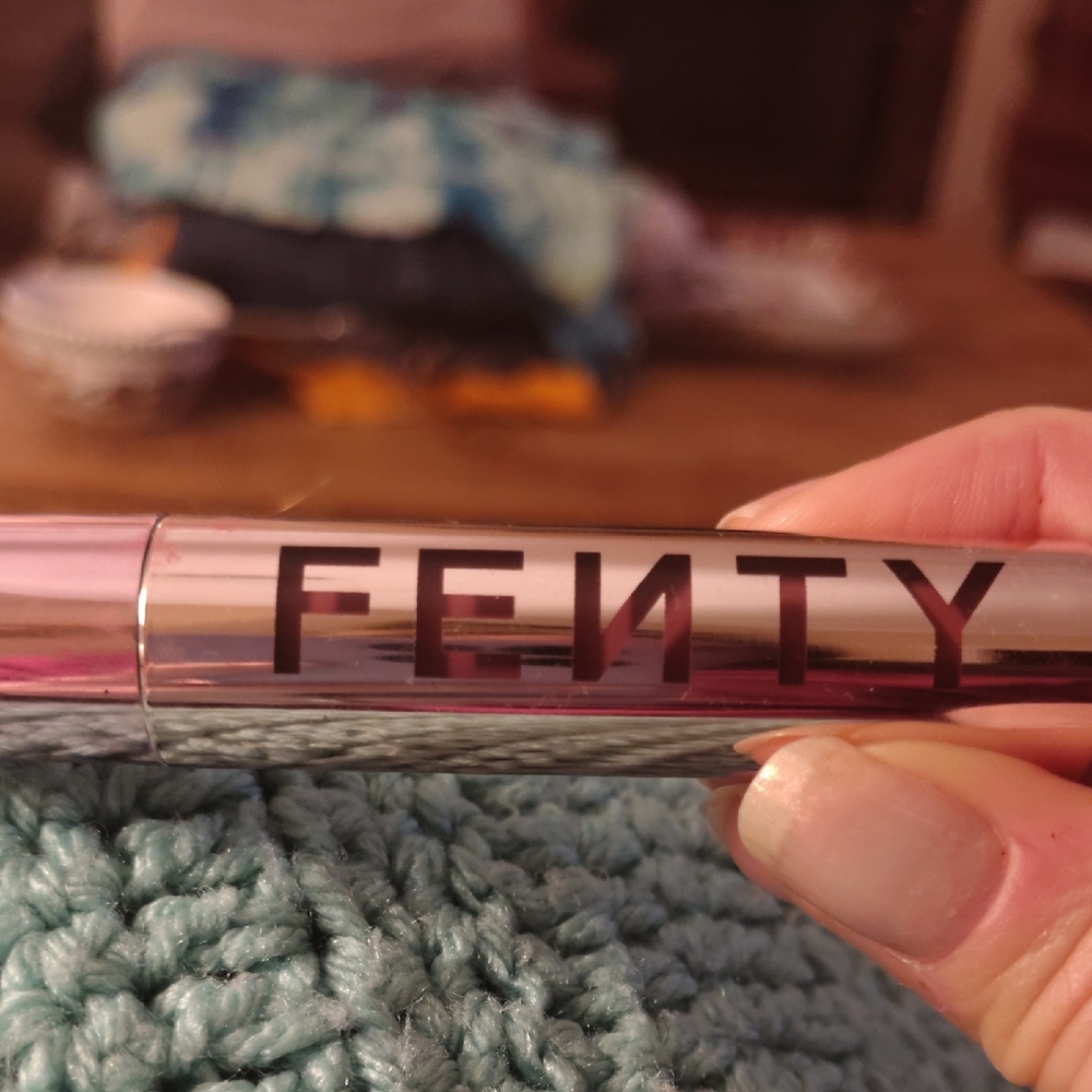 Fenty Gold Liquid Lip In Riri